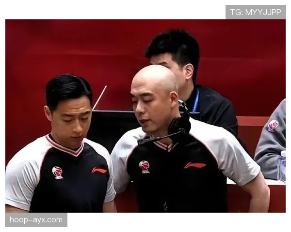 推人犯规如何判定？裁判依据哪些动作细节吹罚？